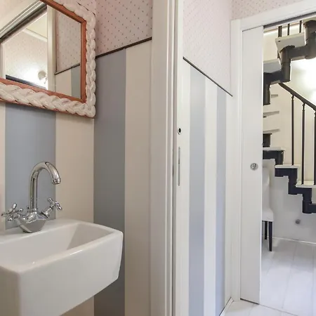 3 Bedroom Stunning In Apartament