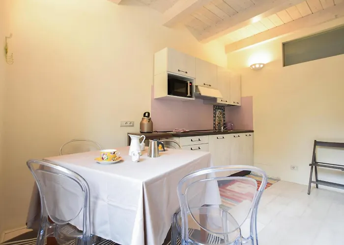 3 Bedroom Stunning In 아파트 마사